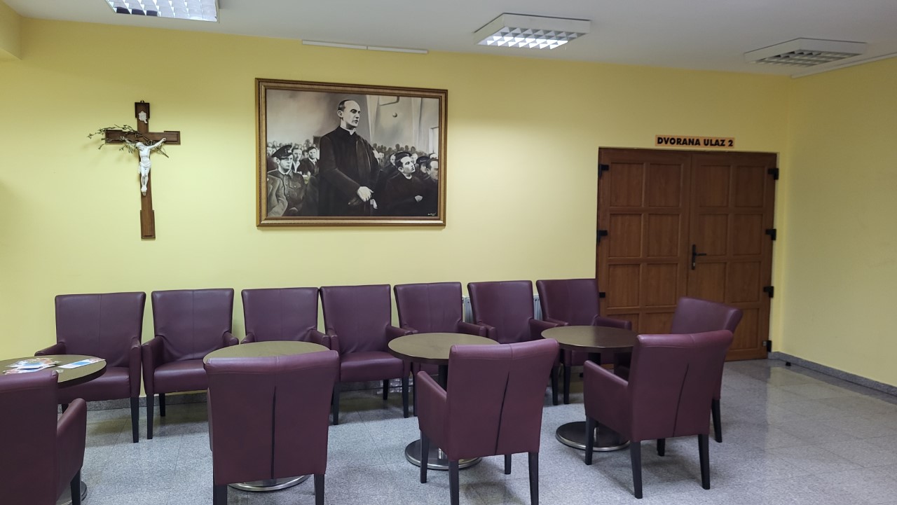 SUSRET ČITAČA I DJELITELJA PRIČESTI